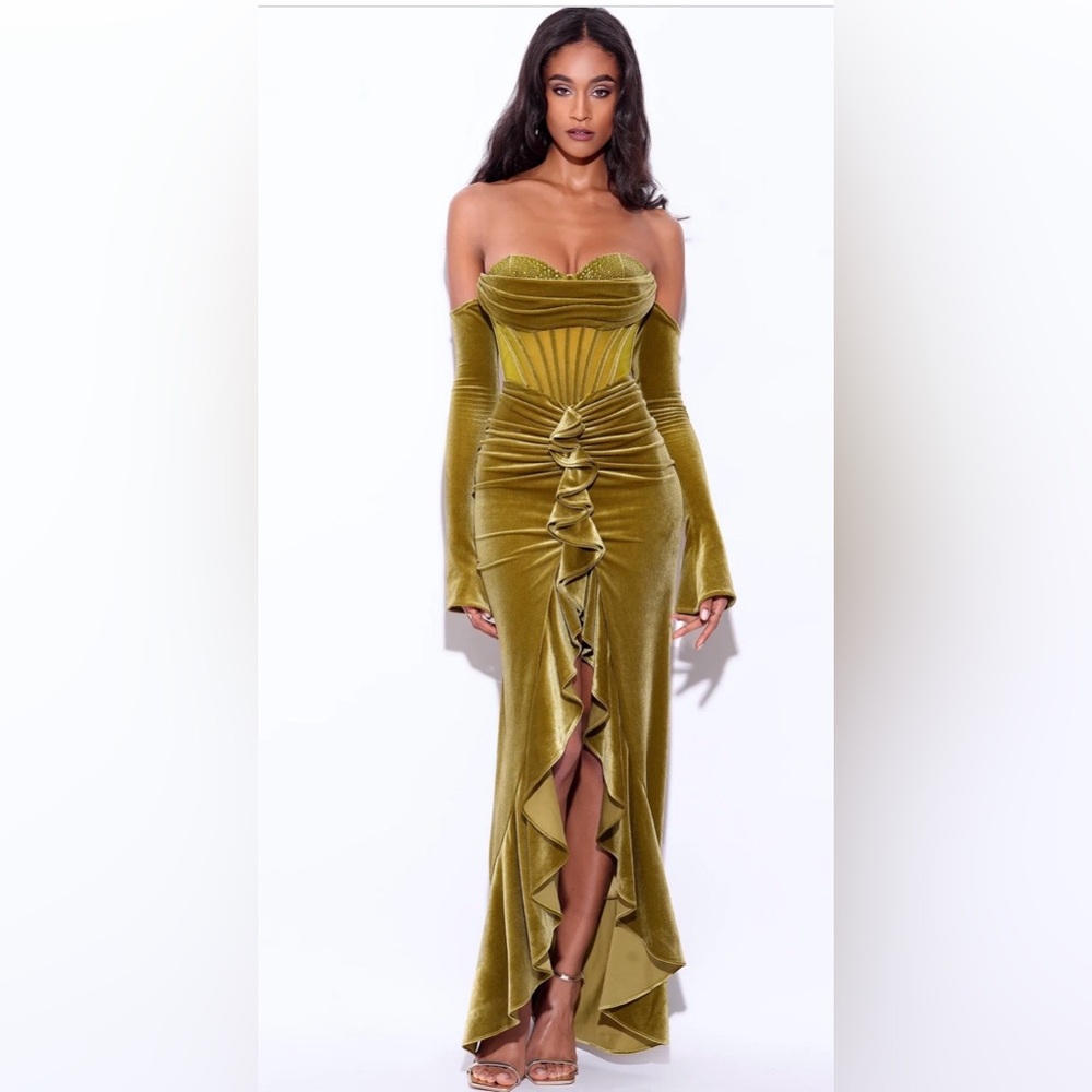Miss Circle Taylee Olive Green Long Sleeve Off Shoulder Corset Velvet Gown